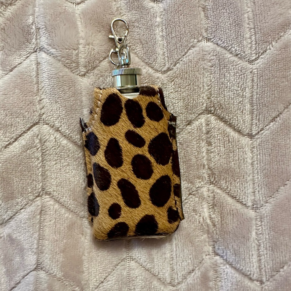 Leopard Print Mini Flask - Picture 2 of 6
